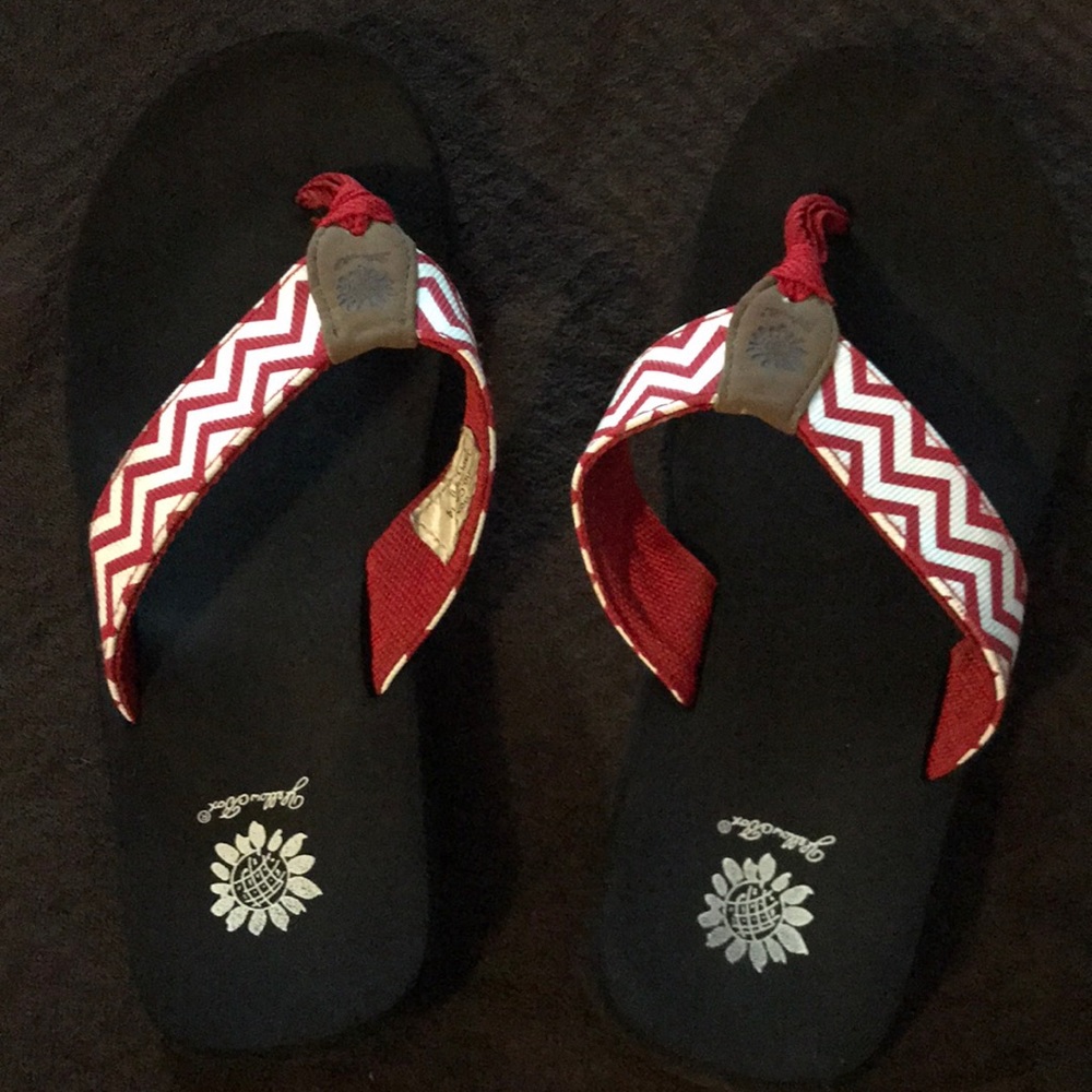 Girls Yellow Box flip flops size 4